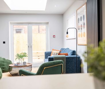 Luxurious 6 bedroom, all en-suite student house! Room 6 - Photo 5