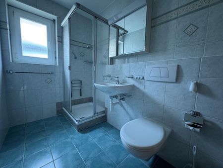 Beautiful and spacious 3.5 room apartment in a quiet location with two large balconies near the hospital - Photo 5