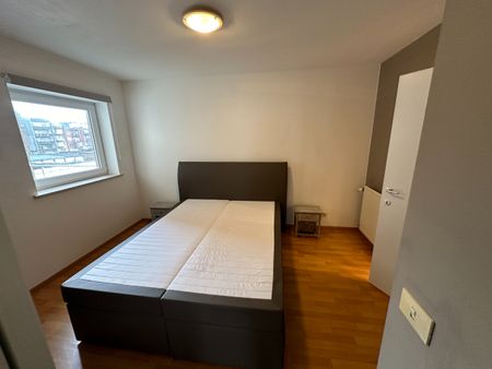 Modern gemeubeld appartement met één slaapkamer en terras in een residentiële wijk. - Photo 5