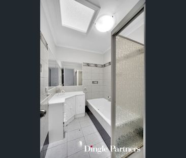 5 MIN WALK FROM THE TRAIN STATION! - Photo 6