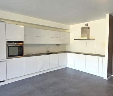 Appartement te huur in Ukkel voor € 1.980 met 3 slaapkamers - Photo 1
