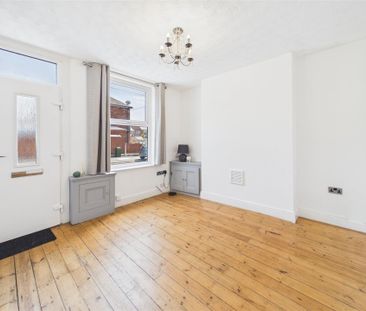 2 bedroom Terraced House to rent - Photo 3