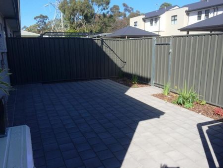 Modern 3-Bedroom Home in a Convenient Location - Photo 4