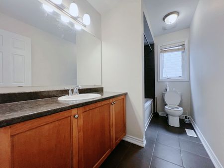 For Lease - 52 Sundragon Way, Barrhaven, Ontario - Photo 4