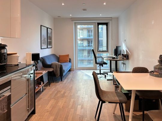 1 Bed Flat, Spinnaker House, SW18 - Photo 1