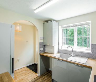 2 bedroom terraced house to rent - Photo 4