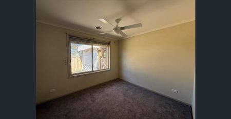 Please contact catie@sweeneyea.com.au for private inspections. - Photo 4