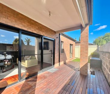 Immaculate, Comfortable and Private - Photo 3