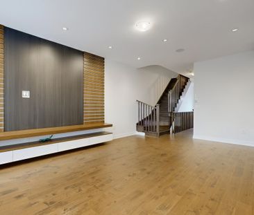 For Lease - 215 Salterton Circle, Vaughan, Ontario - Photo 2