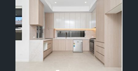 Brand new 5-bedroom house near Westmead health district and Parramatta CBD - Photo 3