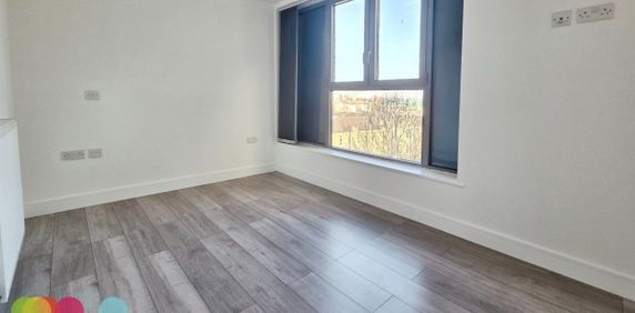 New London Road, Chelmsford - Photo 2