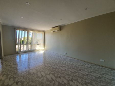 Neat and Tidy 4 Bedroom House - Photo 3