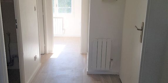 A LOUER Studio 33m² ECOUEN, place de parking privée - Photo 2