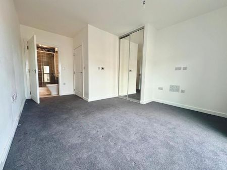 2 bedroom flat to rent - Photo 2
