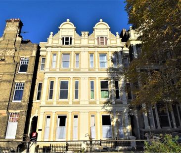 Flat to rent - Castle Hill, Rochester, ME1 - Photo 5