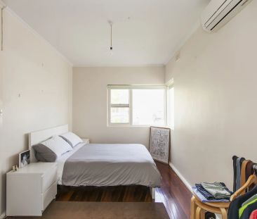 One bedroom home unit with short term lease options availble - Photo 2
