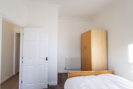 3 bedroom terraced house to rent - Photo 5