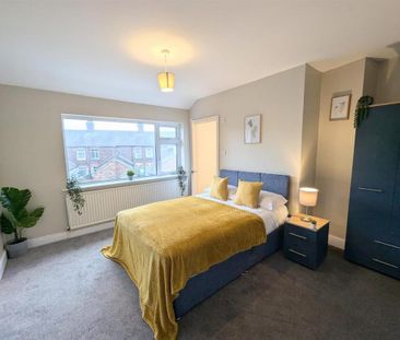 3 bedroom end of terrace house to rent - Photo 3