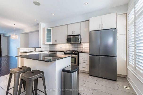 Condo Townhouse For Lease | W9245254 - Photo 1