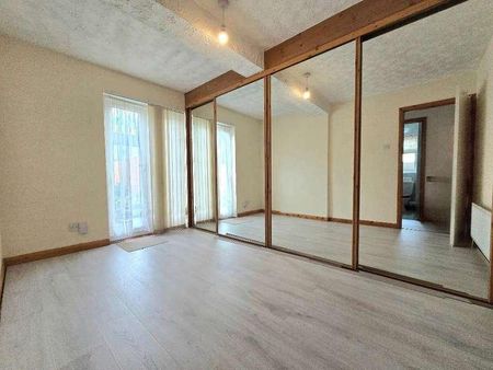 Ronald Park Avenue, Westcliff On Sea, Essex, SS0 - Photo 3