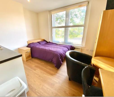 Highfields Road, Huddersfield - Photo 3