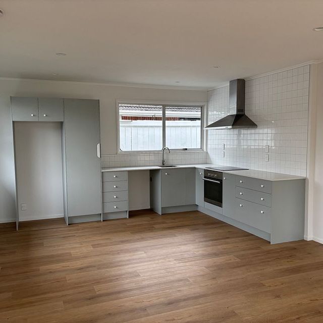 Modern rear 3 bed house – Newly Renovated! - Photo 1