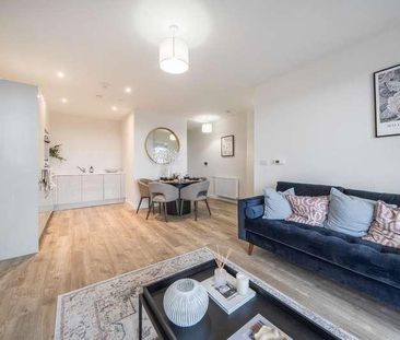 Elmsleigh Road, Staines, TW18 - Photo 1