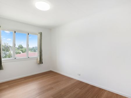 21 Luprena Street, Mansfield QLD 4122 - House For Rent | Domain - Photo 4