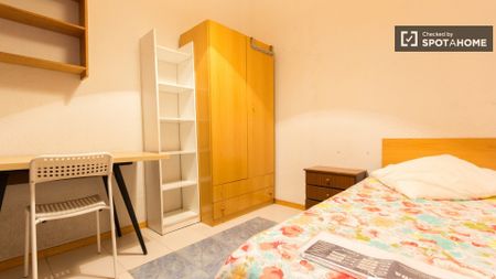 madrid, Community of Madrid 28008 - Photo 2