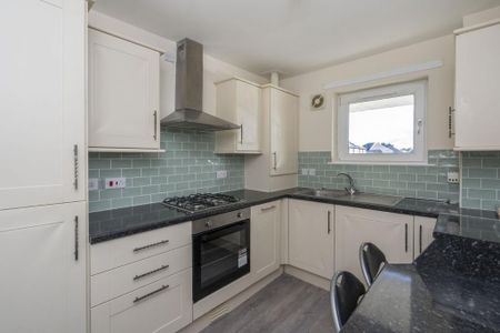 2 bedroom flat to rent - Photo 4