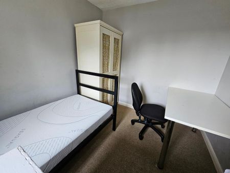 5 bedroom terraced house to rent - Photo 3