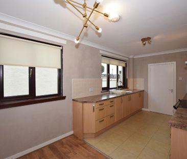 3 bedroom detached bungalow to rent - Photo 3