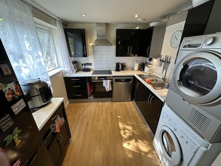 Branksome Wood Road, Bournemouth, - Photo 2