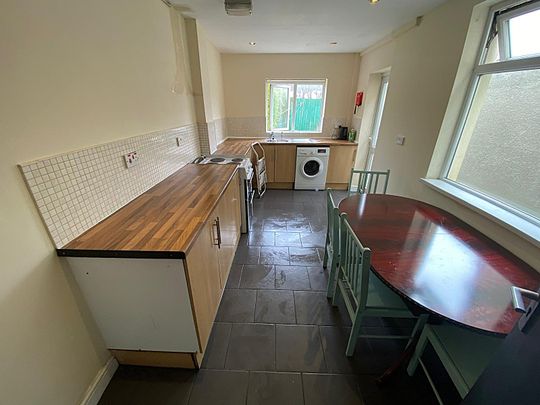 £2,000 PCM, Furnished Five Bedroom House with Enclosed Garden in Pearl Street, Splott, Cardiff, CF24 1PP - Photo 1