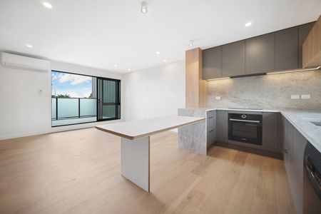 Close to everywhere. - Photo 4