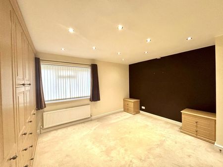 Taverners Crescent - Photo 3