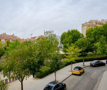 Room in a shared 5-bedroom apartment for rent in Almendrales. - Photo 4