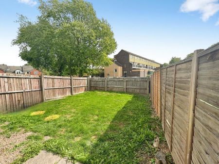 3 bedroom detached house to rent - Photo 4