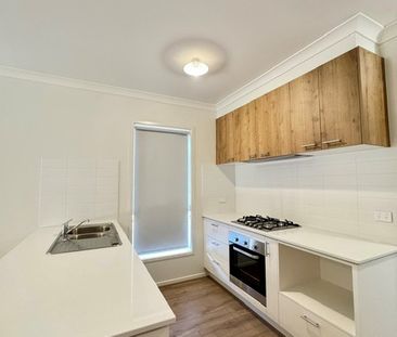 Brand New 3Br Family Home in Manor Lakes! - Photo 6