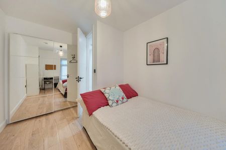 2 Bed Flat, Hazel Way, SE1 - Photo 3