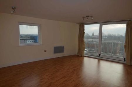 2 Bed Flat, Holland Gardens, TW8 - Photo 2