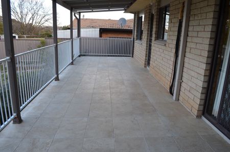 PRIME LOCATION - Photo 2