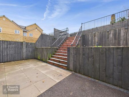 3 bedroom semi-detached house to rent - Photo 3