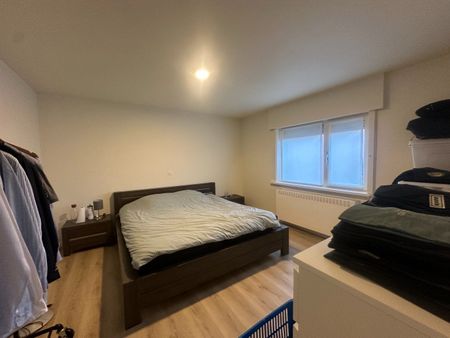 Ruime woning met zonnige tuin in centrum Merkem - Photo 4