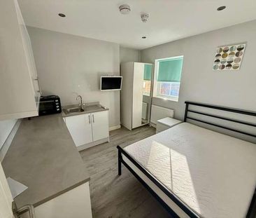 Russell Road, Felixstowe, Suffolk, IP11 - Photo 5