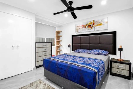 SPACIOUS LIVING WITH SWIMMING POOL - Photo 5