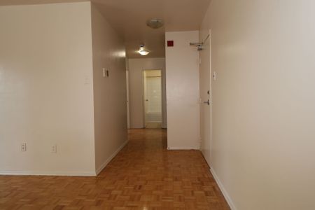 For Lease - 33 Central Parkway Unit# 203, Mississauga, Ontario - Photo 4
