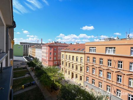 Pronájem bytu 1+kk 28 m2 - Fotografie 4