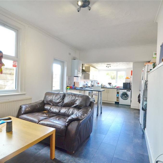 5 bedroom terraced house to rent - Photo 1