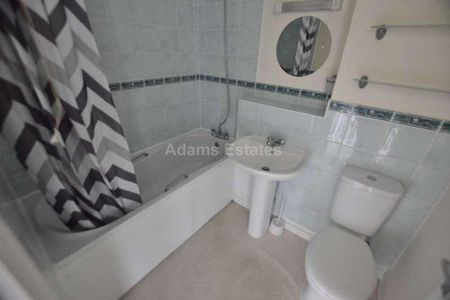 Yeoman Place, Woodley, RG5 - Photo 3